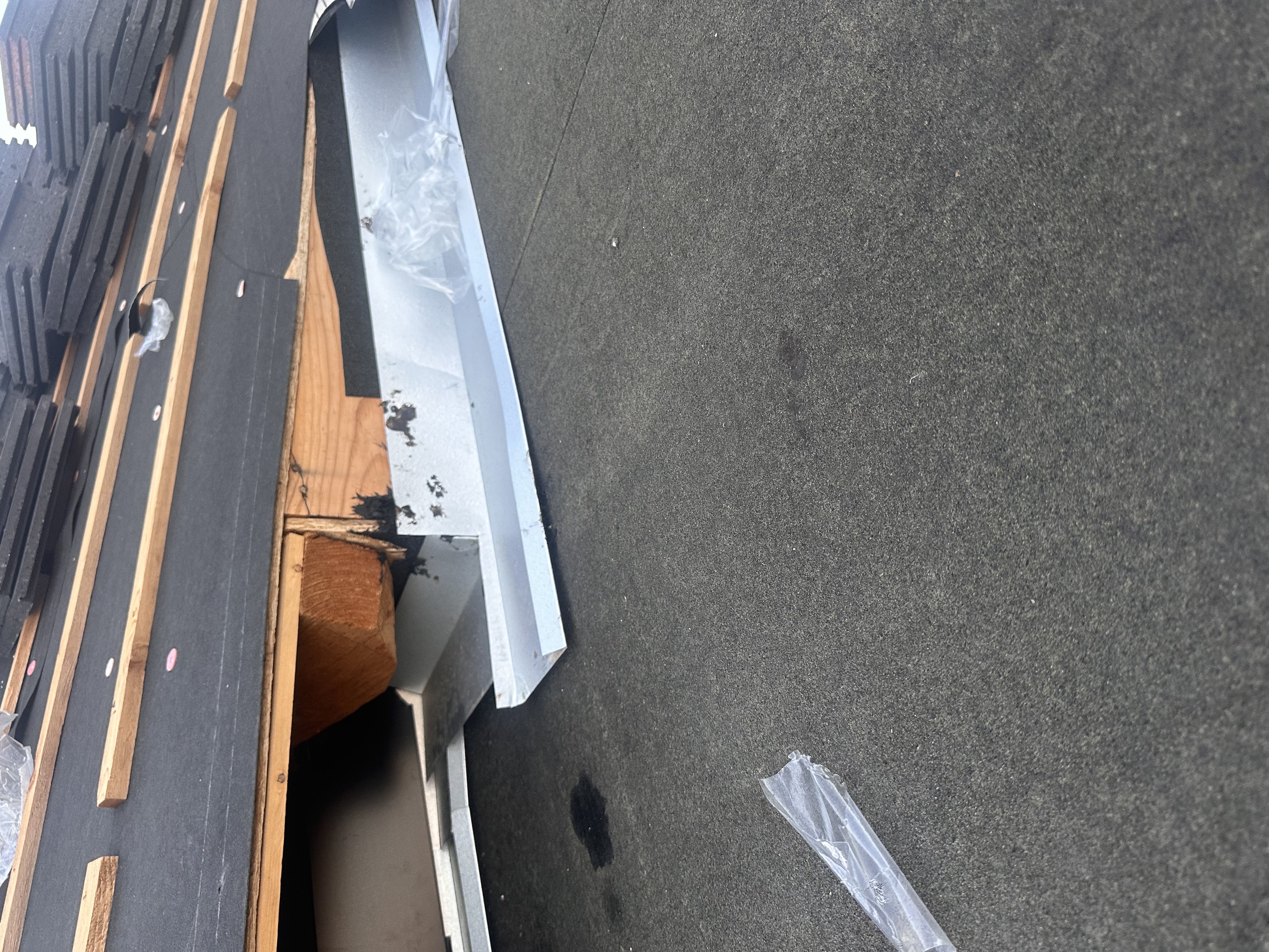 Metal roofing edge detail and underlayment